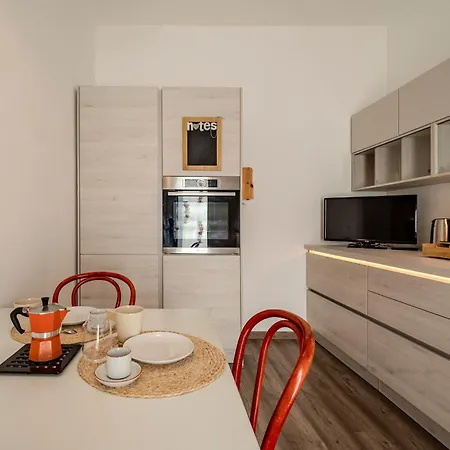 15 Min Walk From Fiere - Space & Style דירה