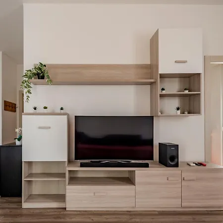 דירה 15 Min Walk From Fiere - Space & Style *