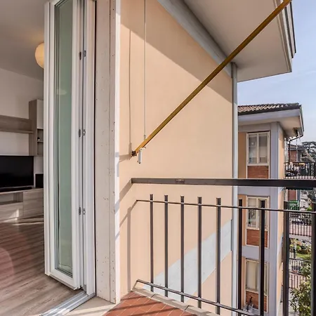 דירה 15 Min Walk From Fiere - Space & Style