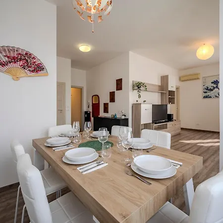 15 Min Walk From Fiere - Space & Style דירה *