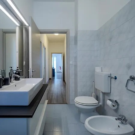 דירה 15 Min Walk From Fiere - Space & Style