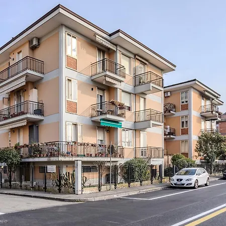 דירה 15 Min Walk From Fiere - Space & Style